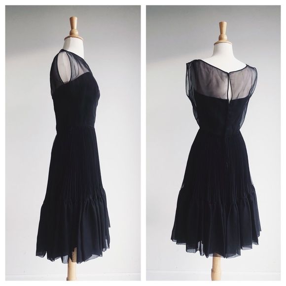 60's VINTAGE | Black Mesh Pleated Chiffon Dress | Best FIt XS/S - Picture 2 of 7